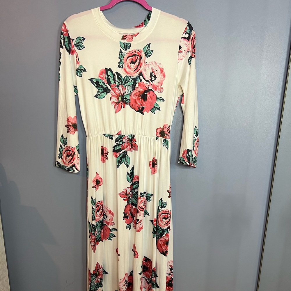 White Maxi Dress w pockets floral S: Medium